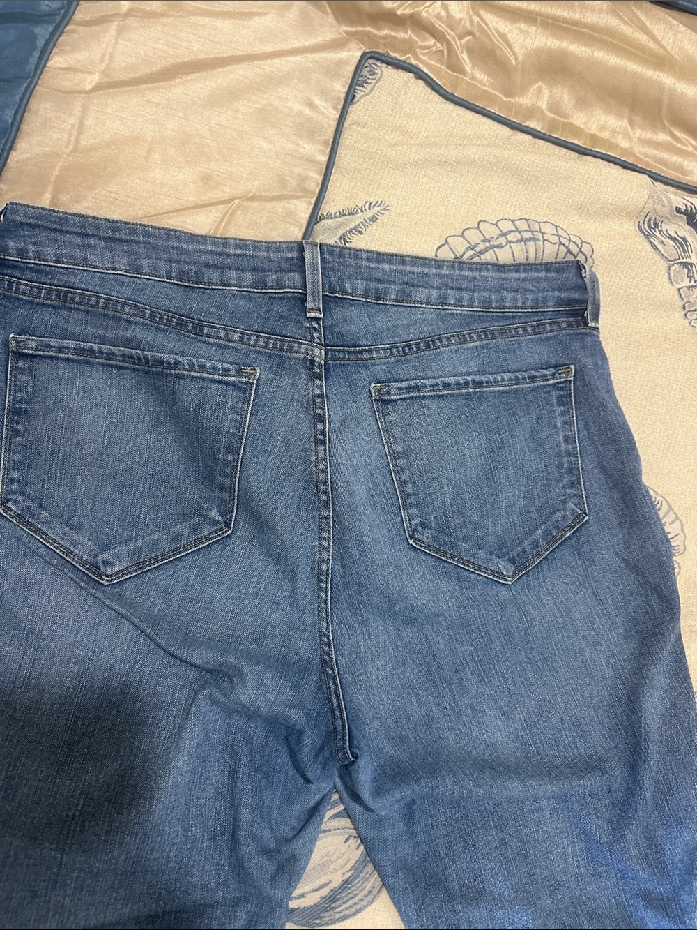NYDJ Cropped Ankle Jeans in Medium Blue Wash - Picture 11 of 15